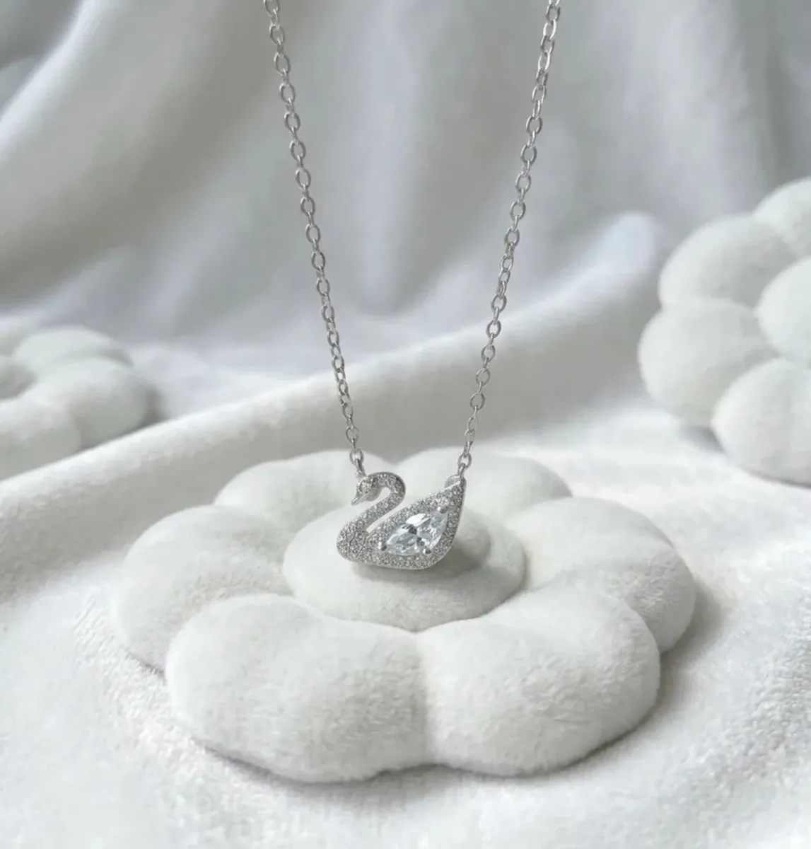 Beyaz Taşlı Swarovski Kuğu Kolye